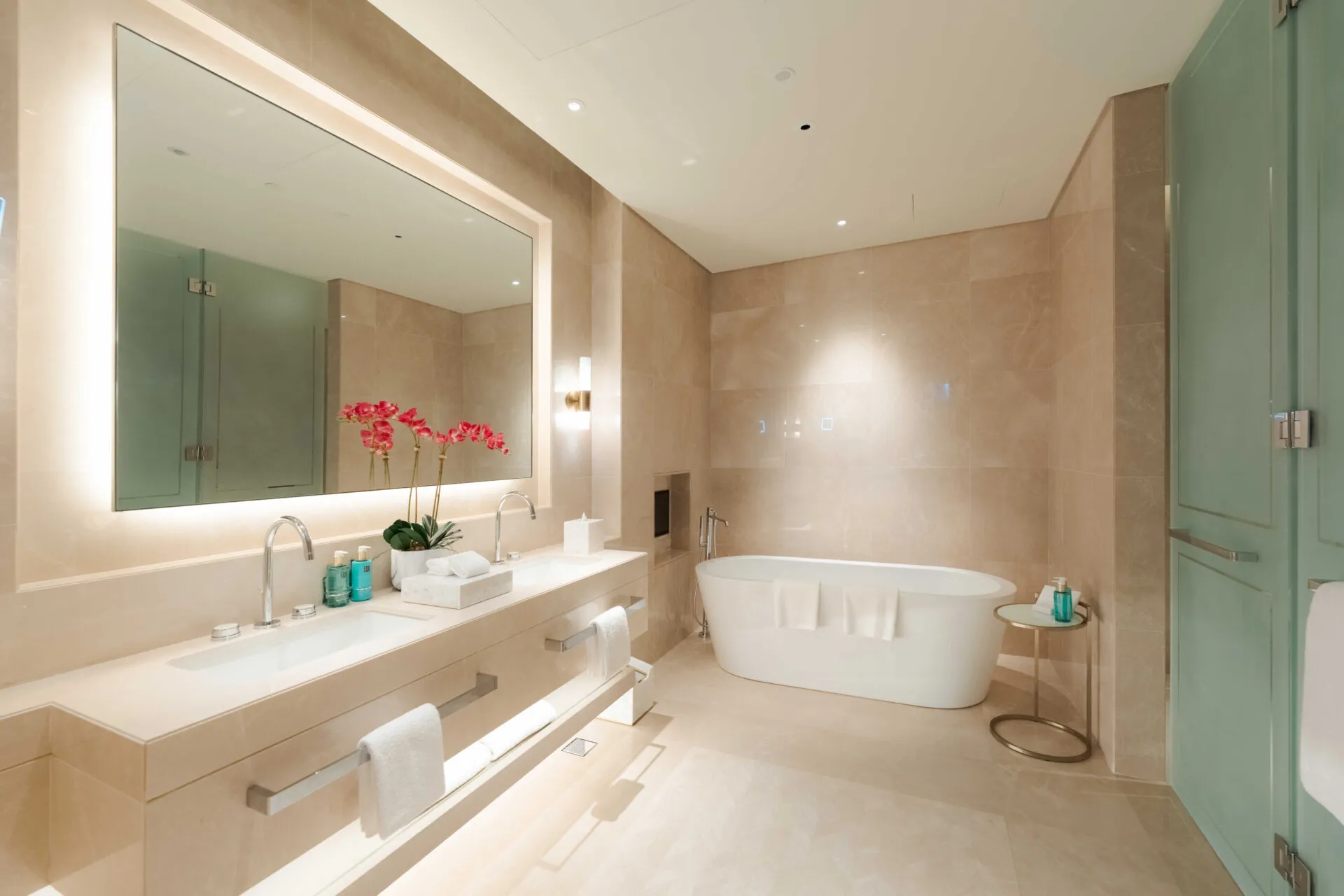 Junior Suite Sea View @ Five Luxe Hotel