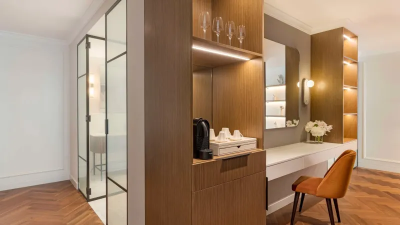 Grand Burj View Suite @ Kempinski The Boulevard Dubai