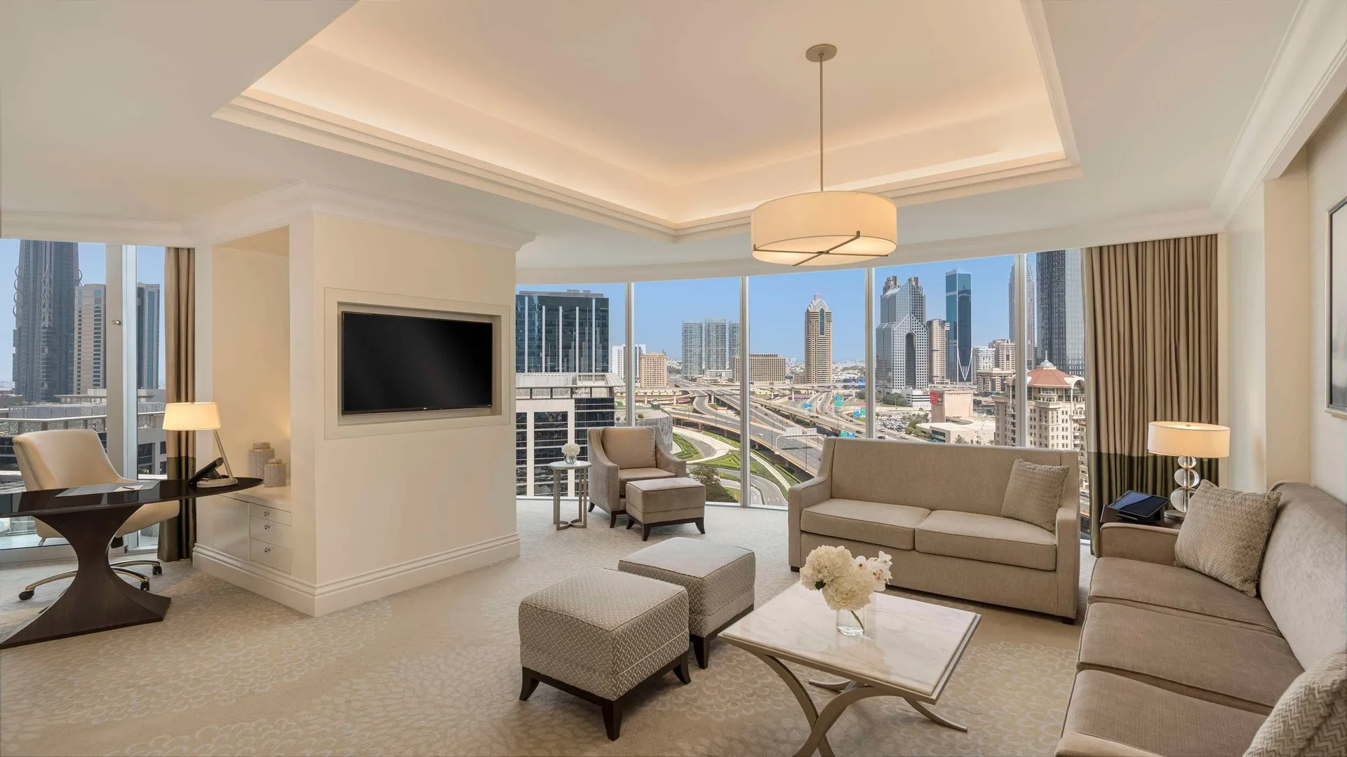 Grand Downtown Club Suite @ Kempinski The Boulevard Dubai