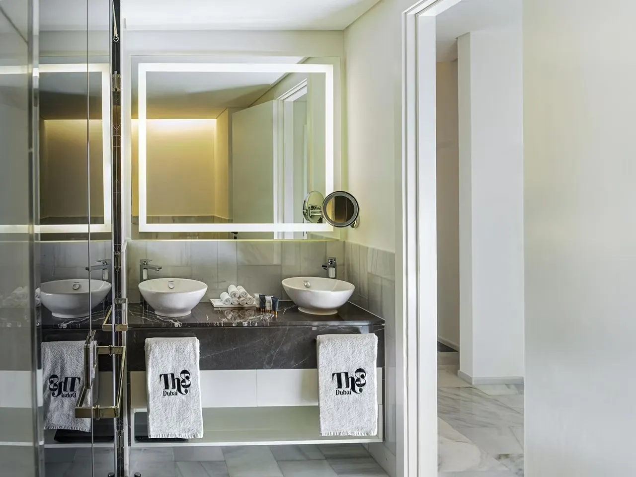 Deluxe Room Sea View @ Th8 Palm Dubai Beach Resort Vignette Collection