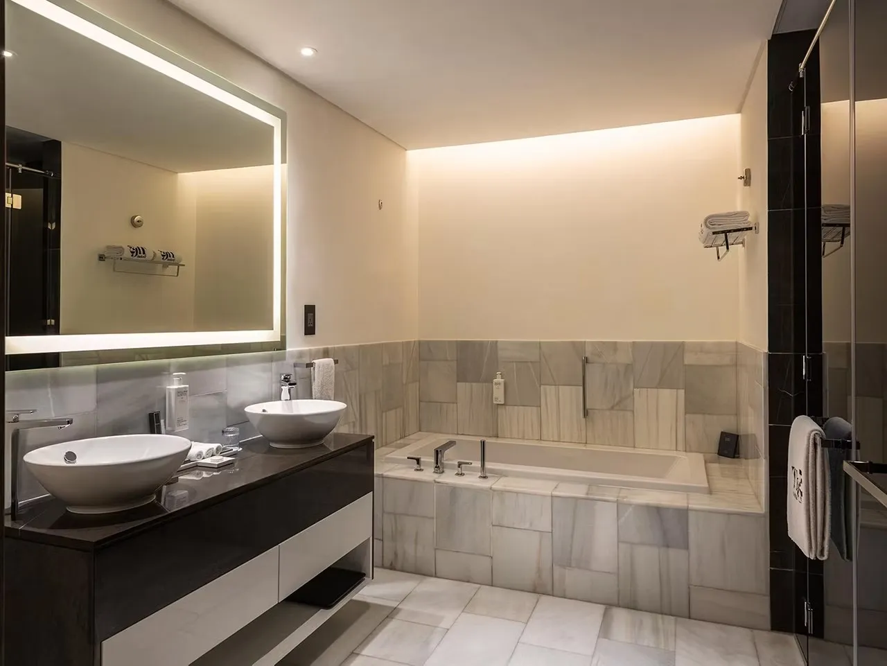 1 Bedroom Suite Dining Kitchen Balcony Arabian Sea View @ Th8 Palm Dubai Beach Resort Vignette Collection