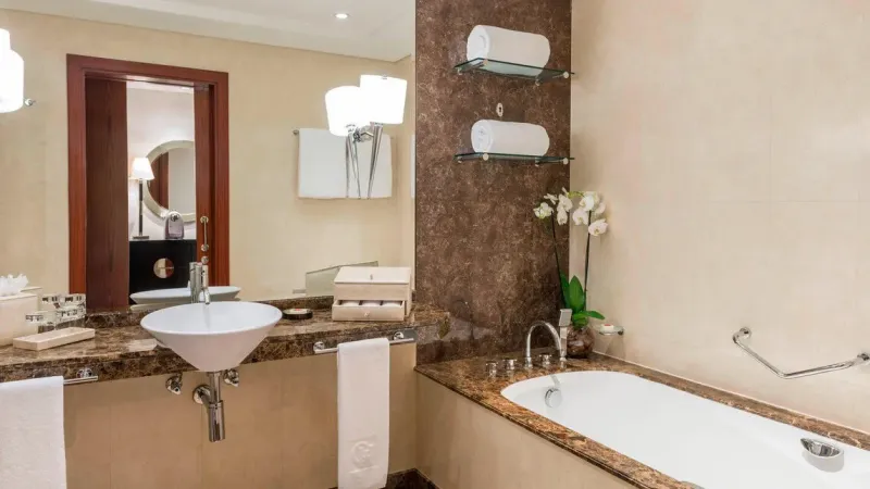 Room Premier @ Grosvenor House  a Luxury Collection Hotel