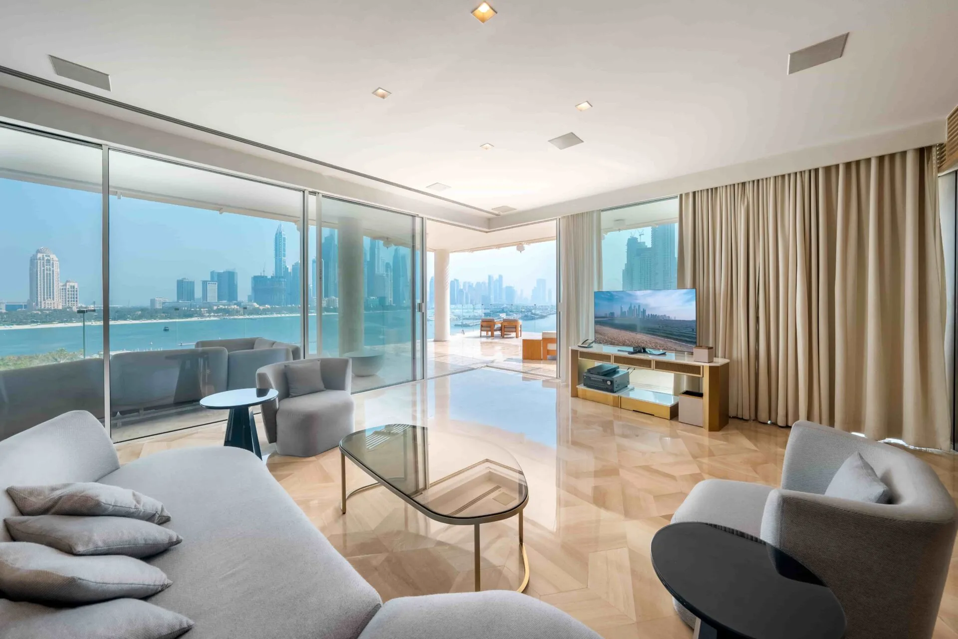 3 Bed Xl Terrace Pool Suite @ Five Palm Jumeirah Dubai