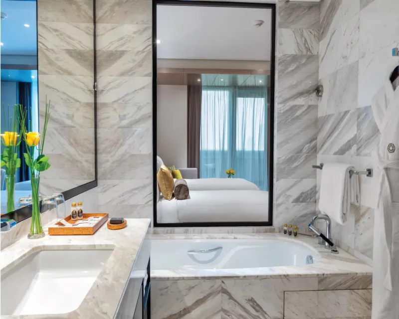 Superior Room Twin Bed   City View @ Taj Jumeirah Lakes Towers Dubai