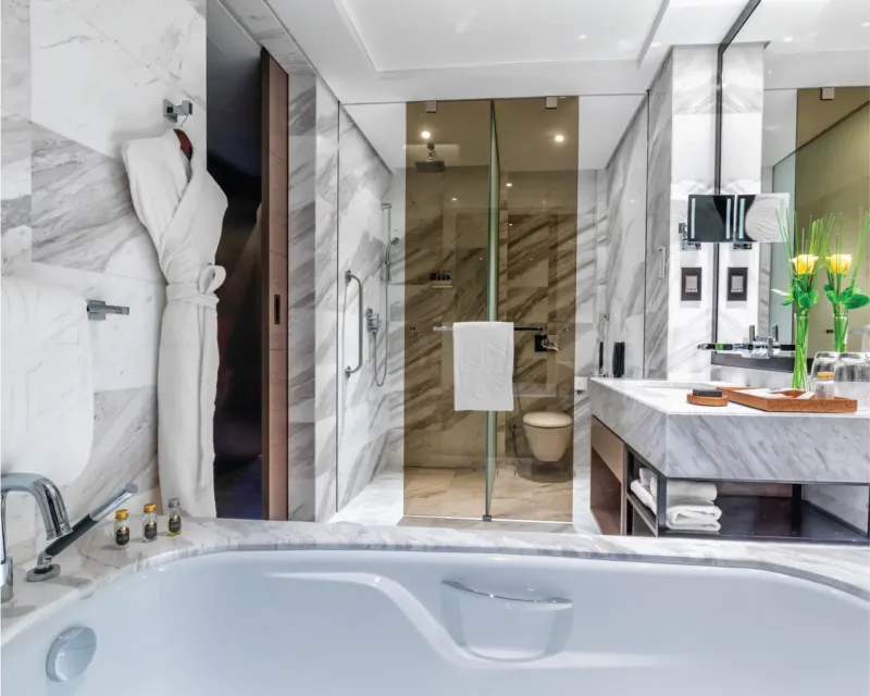 Taj Club Room King Bed @ Taj Jumeirah Lakes Towers Dubai