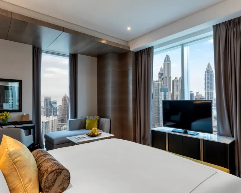 Superior Room King Bed Golf View @ Taj Jumeirah Lakes Towers Dubai