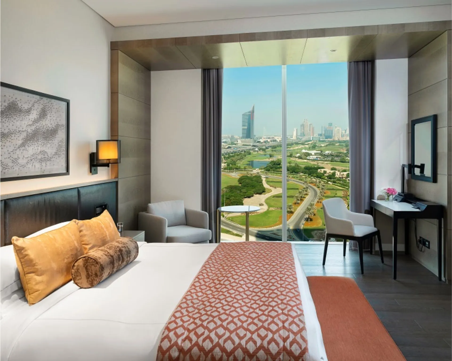 Junior Golf View Suite @ Taj Jumeirah Lakes Towers Dubai