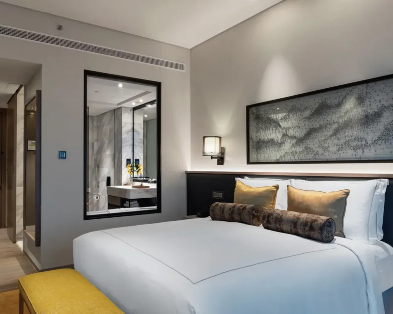 Superior Room King Bed @ Taj Jumeirah Lakes Towers Dubai