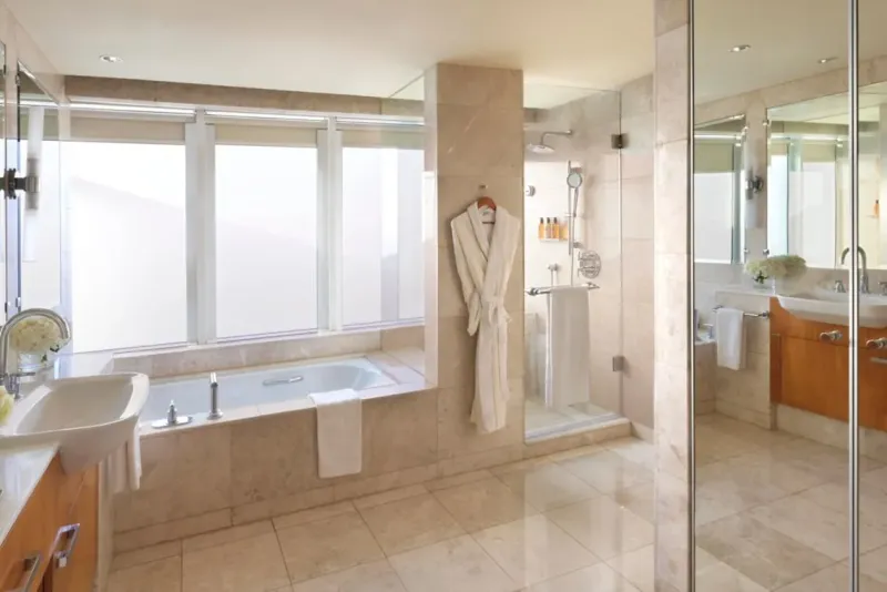 Room Club @ The Ritz Carlton  Dubai Intl Financial Centre