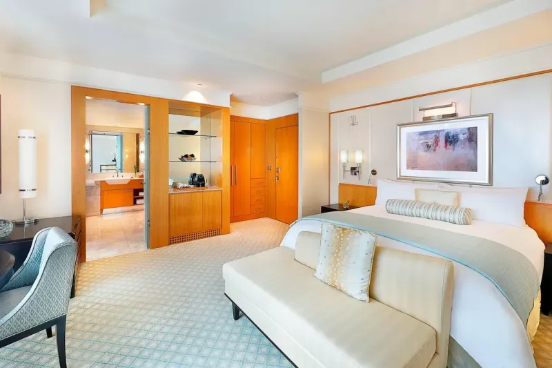 Room Premier @ The Ritz Carlton  Dubai Intl Financial Centre