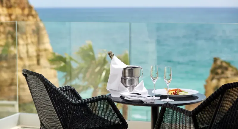 Deluxe Room with Sea View with Extra Bed @ Tivoli Carvoeiro Algarve