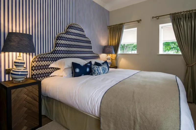 Deluxe King with Terrace @ Beadnell Towers  amp  Kitchen