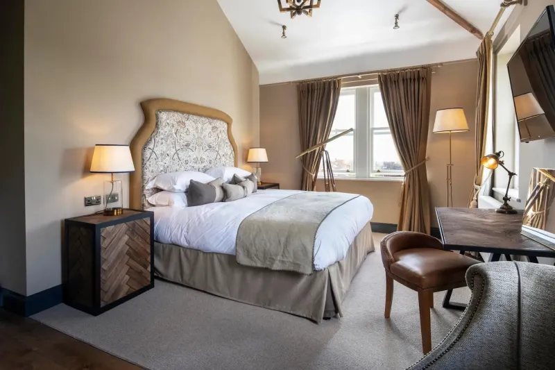 Junior Suite with Sea View @ Beadnell Towers  amp  Kitchen