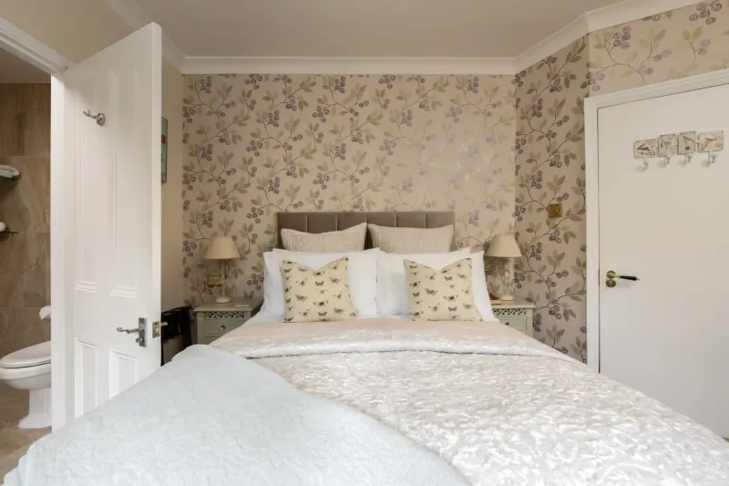 Lilac   Double Room with Walk in Shower @ Afon Rhaiadr Country House