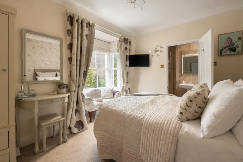 Lilac   Double Room with Walk in Shower @ Afon Rhaiadr Country House