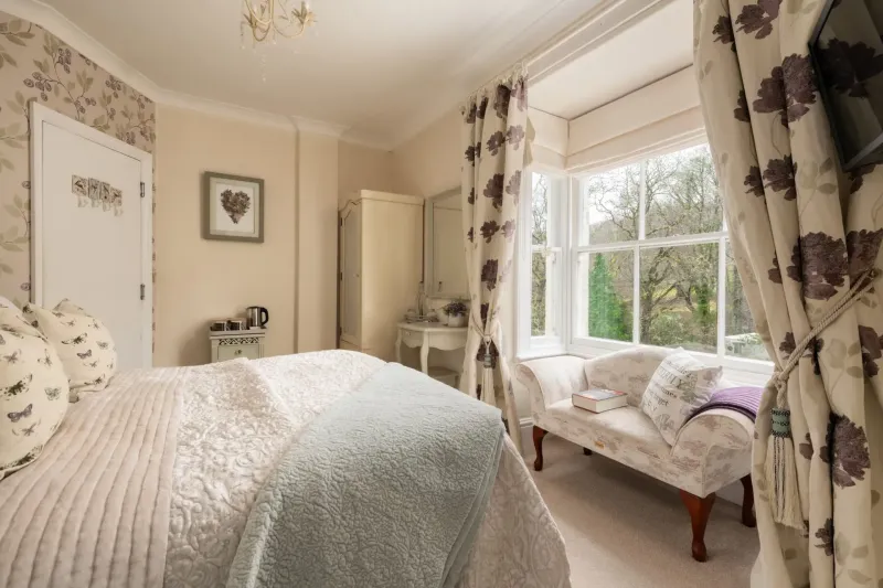 Lilac   Double Room with Walk in Shower @ Afon Rhaiadr Country House