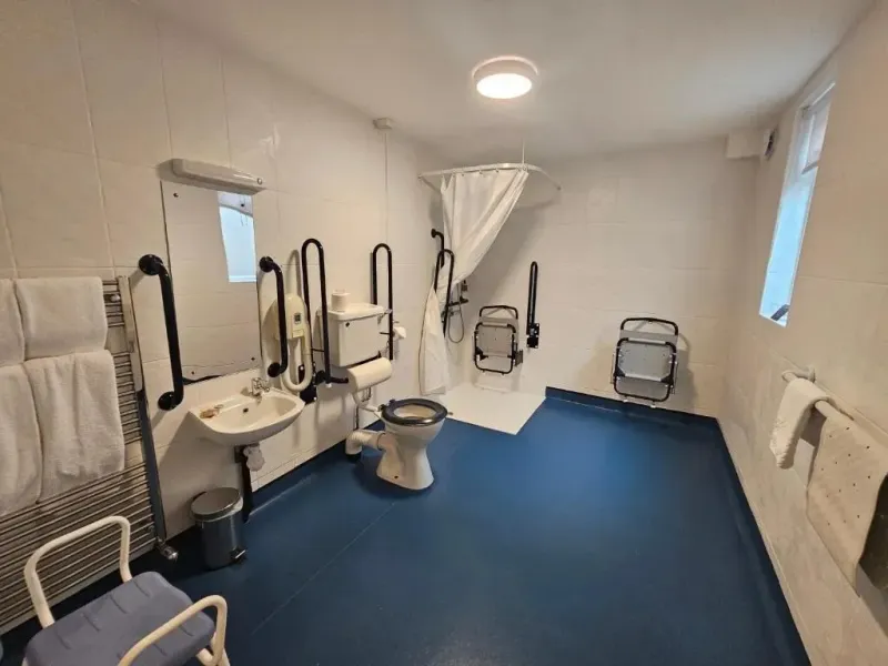 Accessible King or Twin Room with Sofabed @ Beach House Hotel
