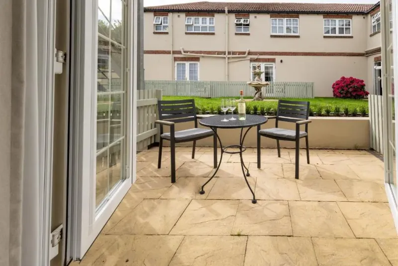 Accessible King or Twin Room with Sofabed @ Beach House Hotel