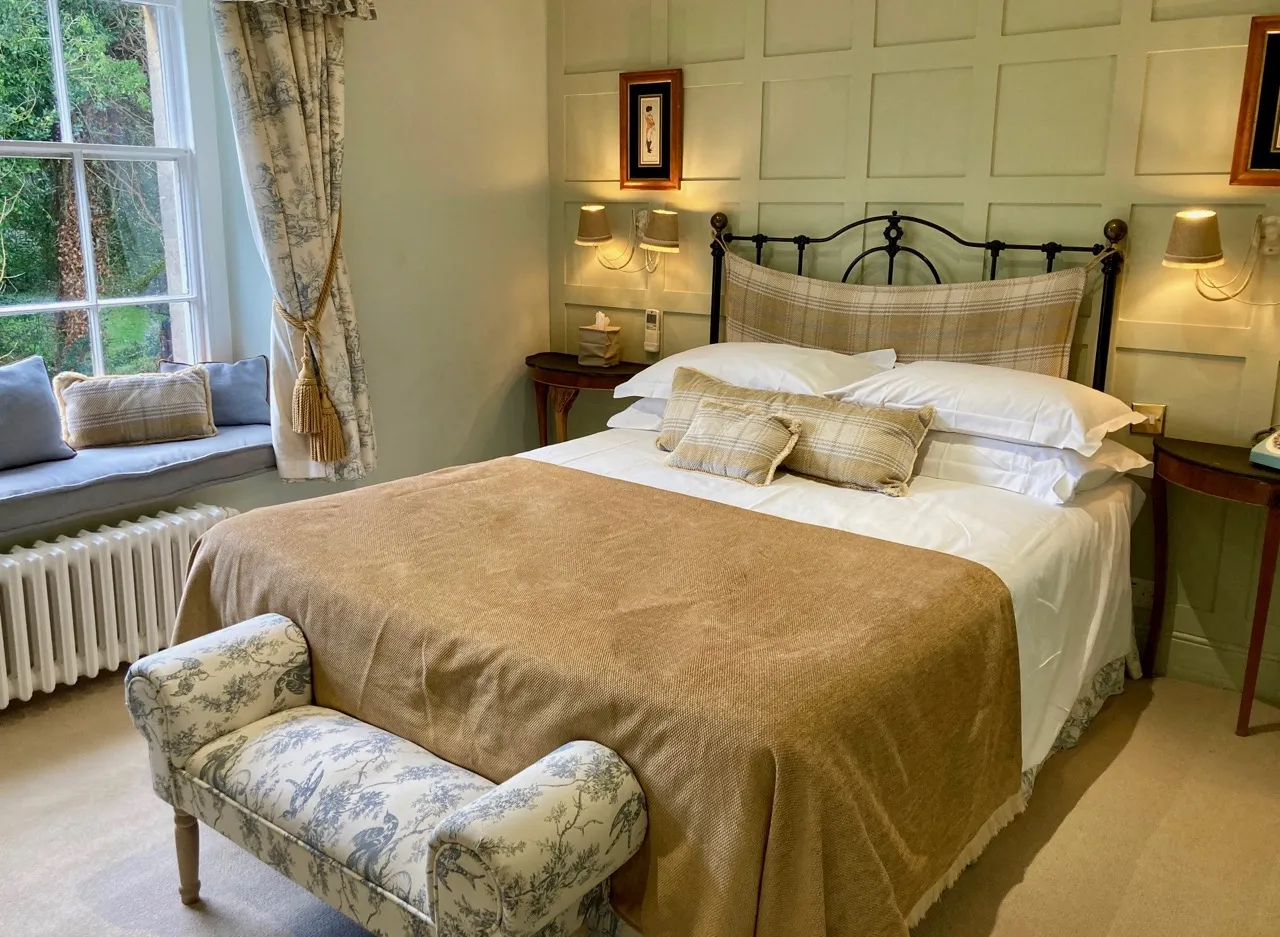 Cosy Double @ Burleigh Court Hotel