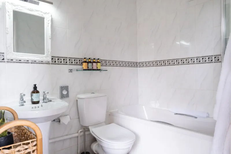 Comfortable Double @ Burleigh Court Hotel