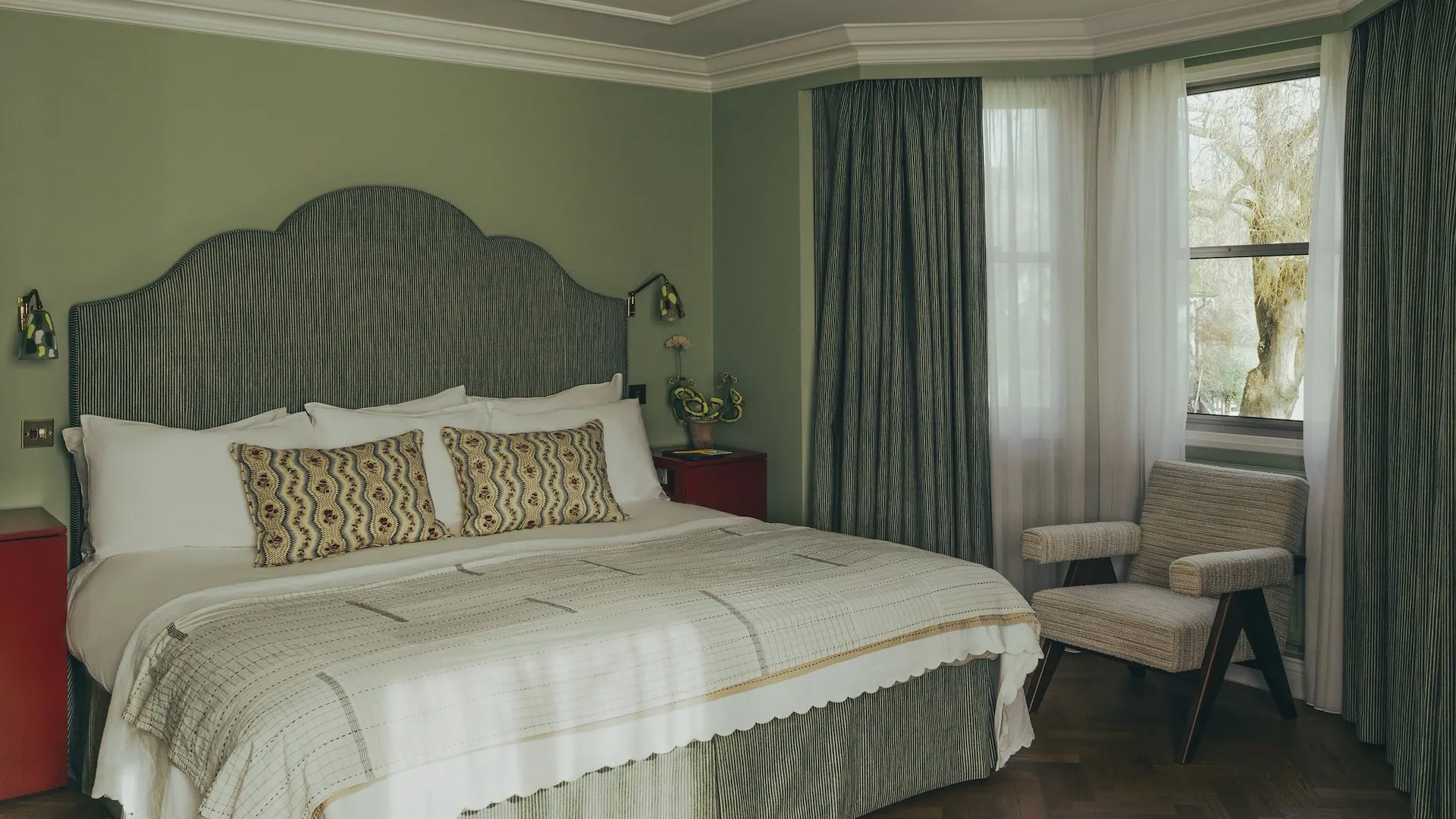 Large Double Room with River View @ Oakley Court Hotel