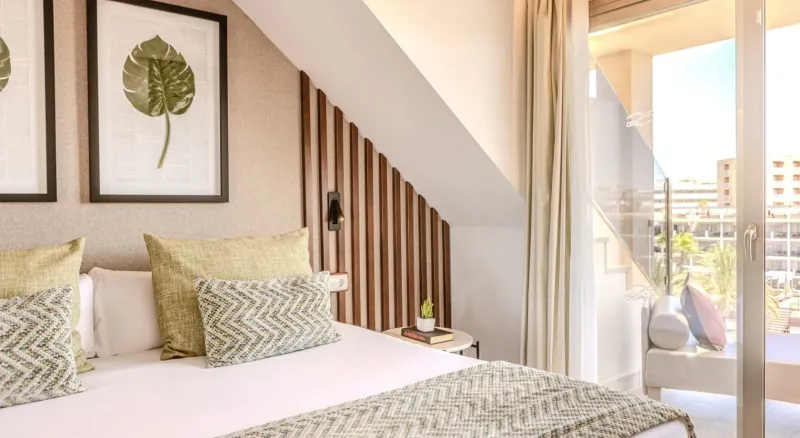 One Bedroom Penthouse Suite  3 Adults  @ Zafiro Palace Palmanova