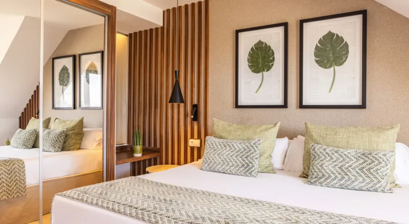 One Bedroom Penthouse Suite  3 Adults  @ Zafiro Palace Palmanova
