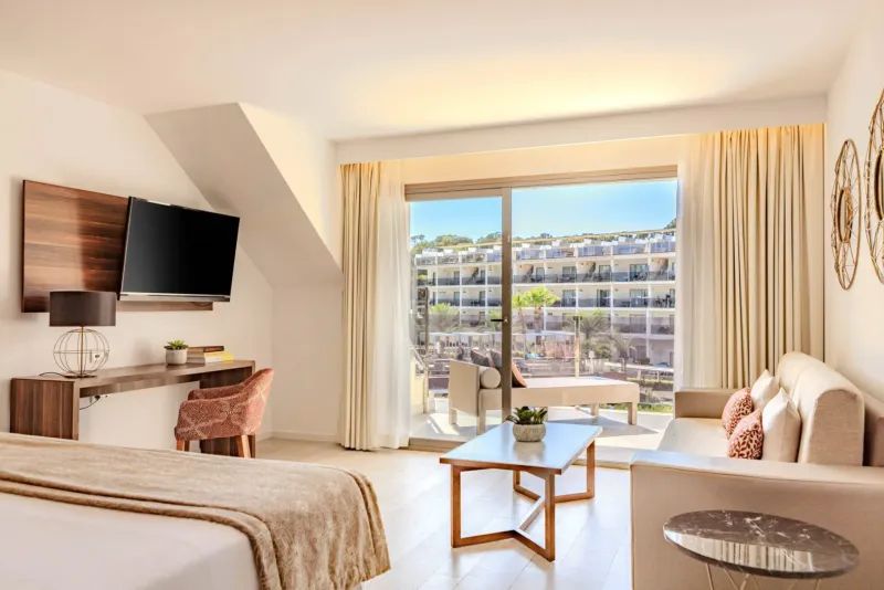 Junior Penthouse Suite  3 Adults   1 Child  @ Zafiro Palace Palmanova