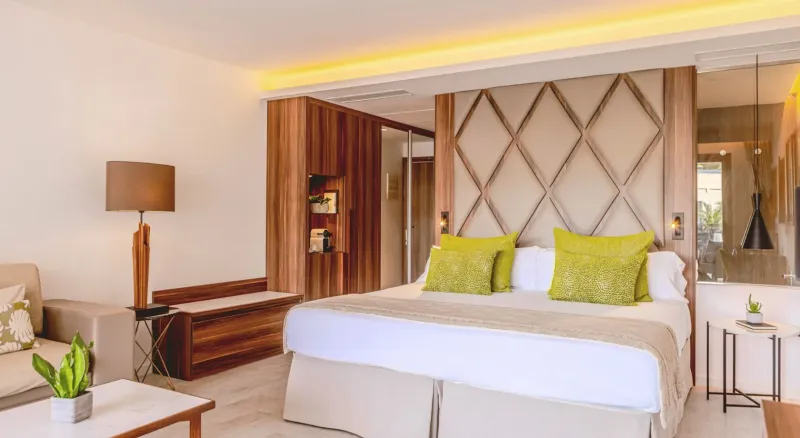 Junior Suite For Couples @ Zafiro Palace Palmanova
