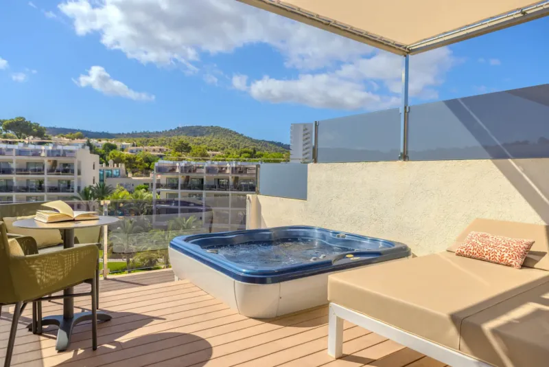 Junior Penthouse Suite  2 Adults   2 Children  @ Zafiro Palace Palmanova