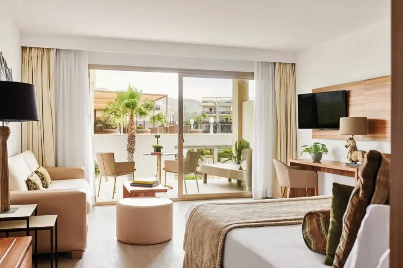 Junior Suite Swim Up  2 Adults  @ Zafiro Palace Alcudia