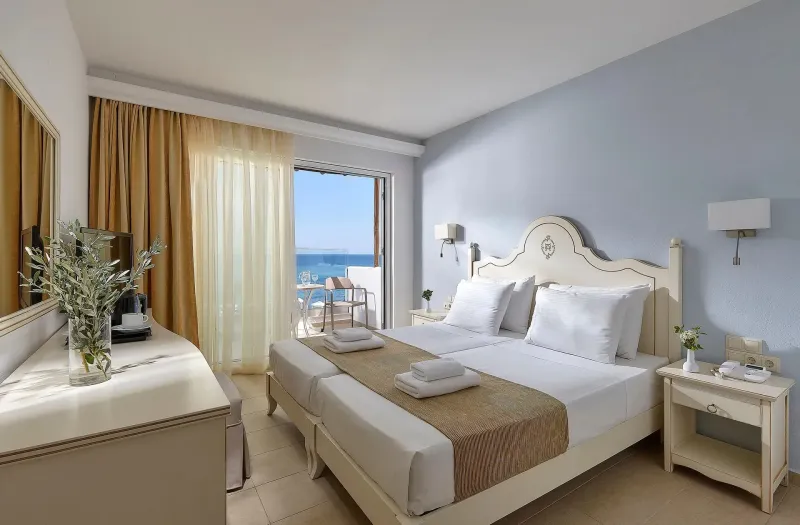 Comfort Room Beach Front @ Alexander Beach Hotel  amp  Village Resort
