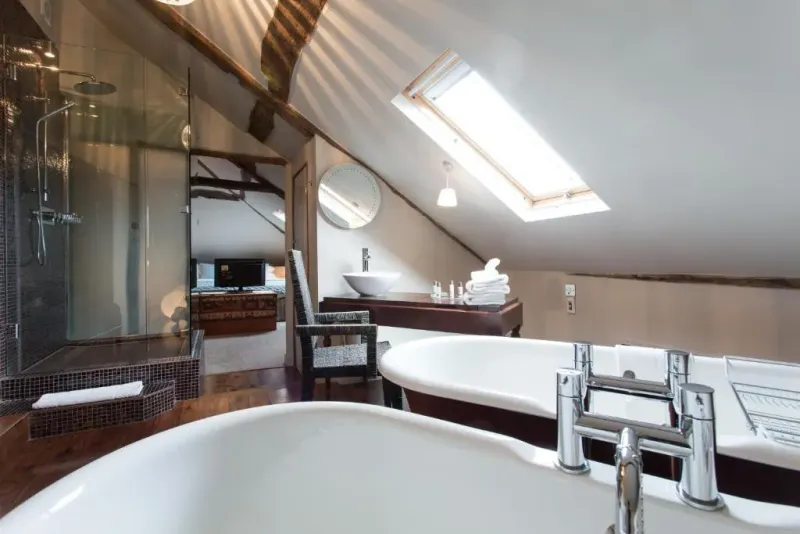 Lady Mary Suite @ Oddfellows Chester