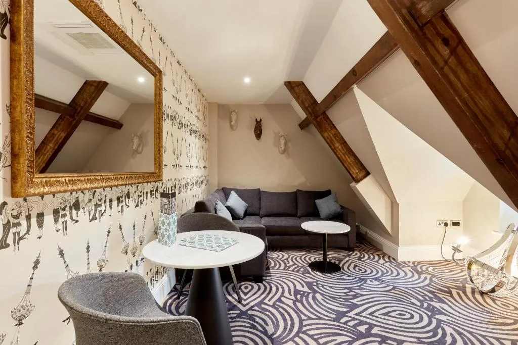 Tower Suite @ Oddfellows On The Park