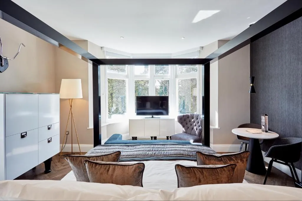 Kendal Suite @ Oddfellows On The Park