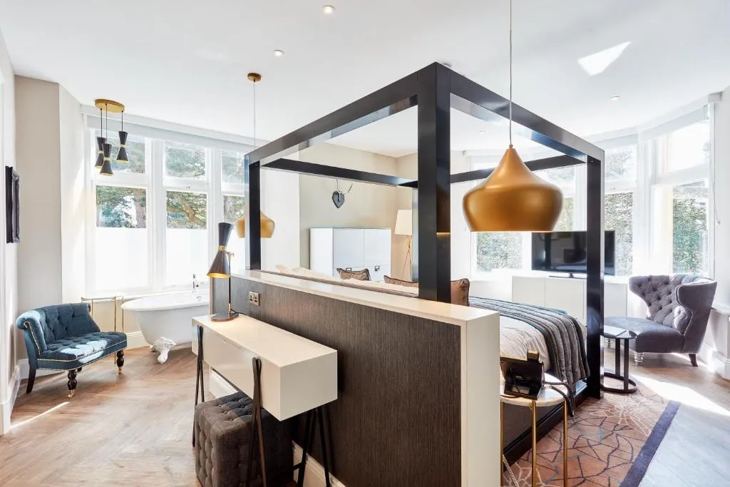 Kendal Suite @ Oddfellows On The Park