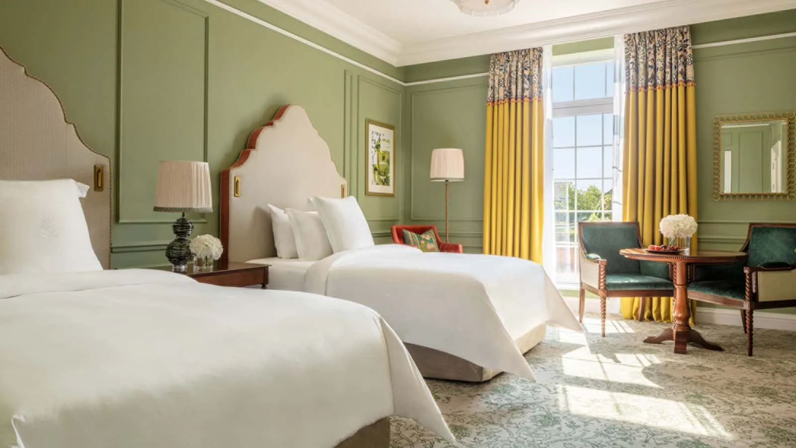 Mews Accessible Room King Bed @ Four Seasons Hotel Hampshire