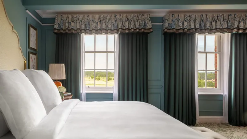 Grand Manor Room King @ Four Seasons Hotel Hampshire