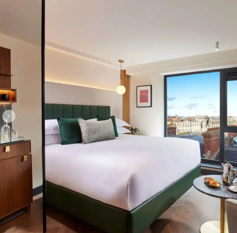 Deluxe Skyline Room   1 Super King Bed @ The Chancery Hotel