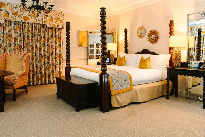 Junior Suite   Twin Bath @ Pennyhill Park and Spa