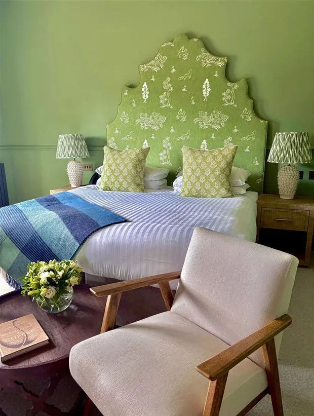 Estate Signature Room @ Down Hall Hotel and Spa