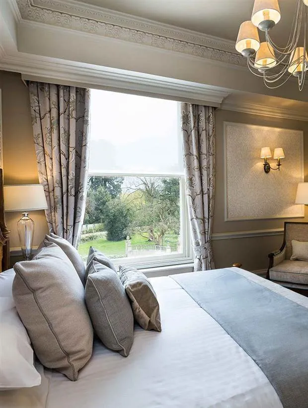 Deluxe Room @ Down Hall Hotel and Spa