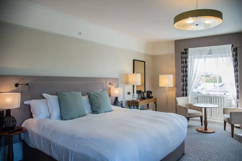 Deluxe Room   1 King Bed @ Queens Hotel Cheltenham