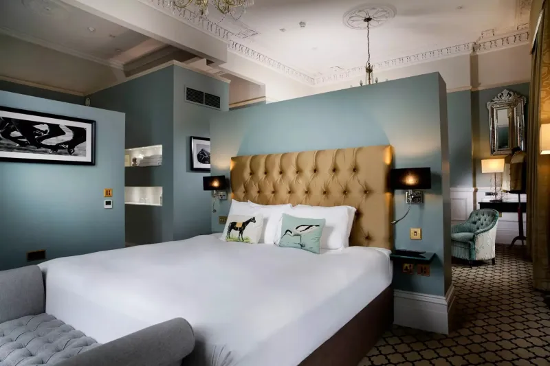 Renascence Deluxe Suite @ Queens Hotel Cheltenham