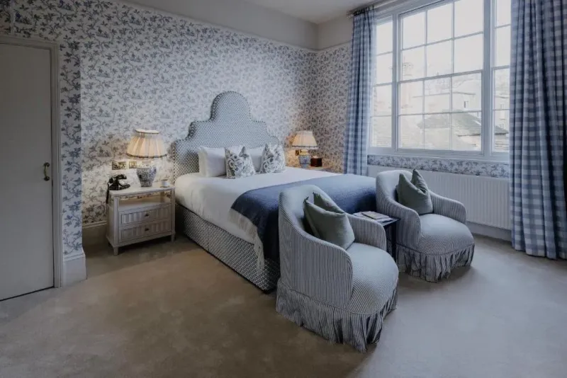 Large Room @ The William Cecil
