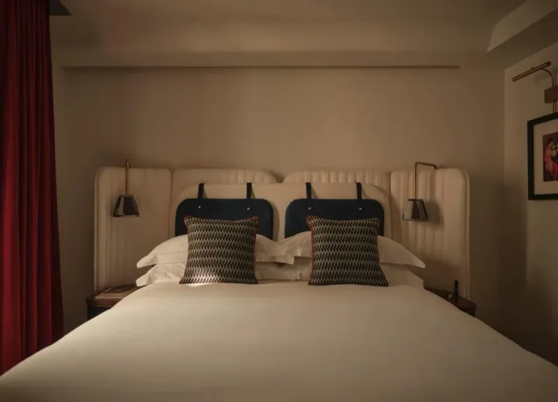 Deluxe King Room @ The Shepherd Mayfair