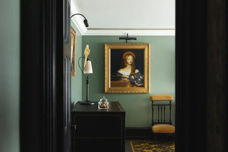 Deluxe King Room @ L oscar London