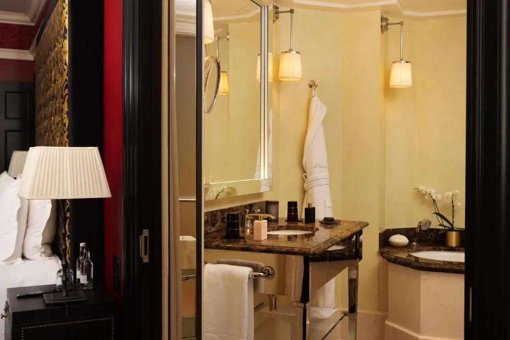 Junior Suite @ L oscar London