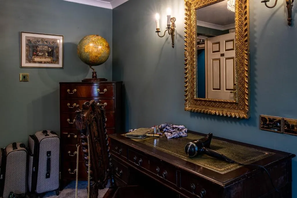 Four Poster @ Melville Castle Hotel