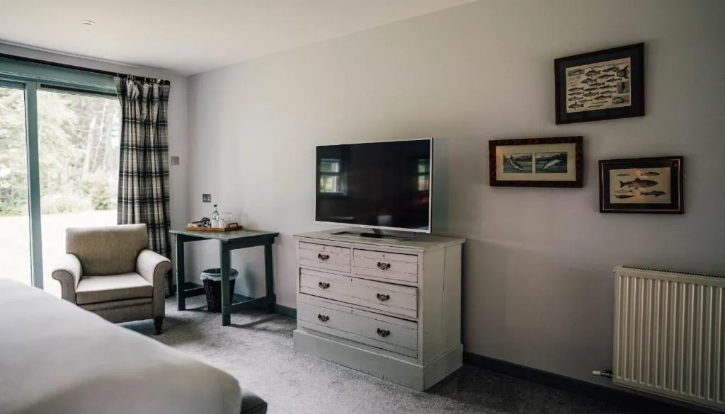 Deluxe River House @ Forss House